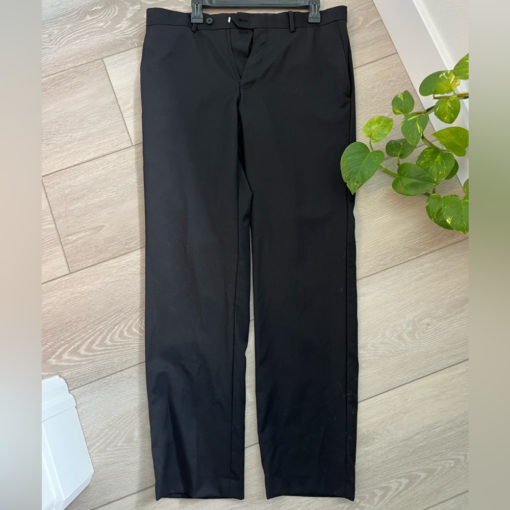 100% wool Bar III slim fit men’s dress pants in black with pockets, size 34/32